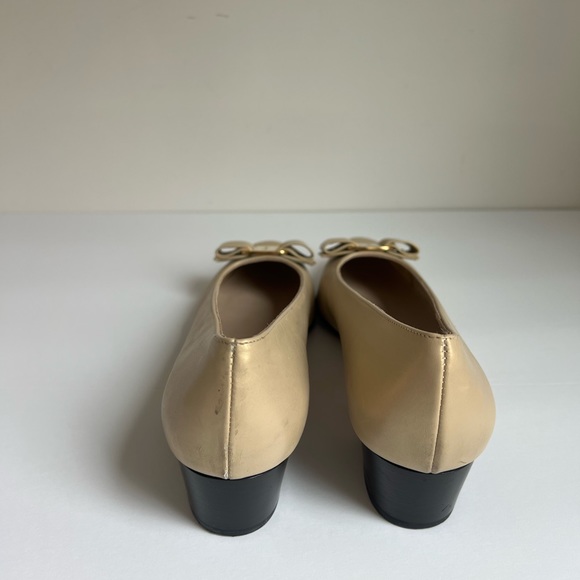 VINTAGE Salvatore Ferragamo gold vara platino calf size 9 1/2 AAA - Picture 6 of 10